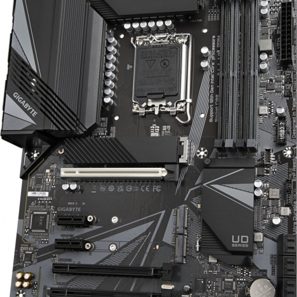 GIGABYTE Z690 UD DDR4, DDR4, SATA3, USB3.2Gen2x2, DP, 2.5GbE, LGA1700 ATX