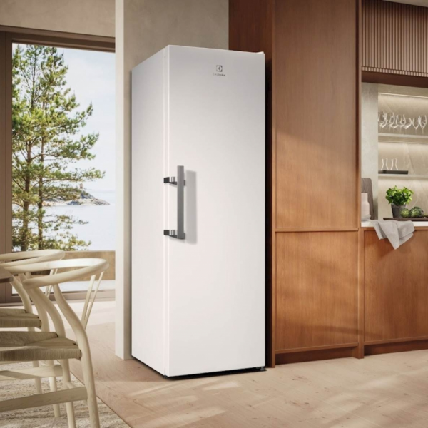 Hladilnik Electrolux LRS3DE39W, enovratni, 186 cm