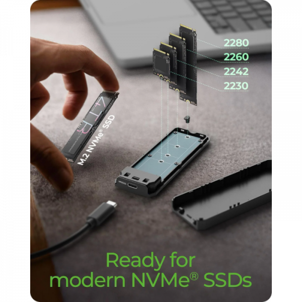 IcyBox E0019272 ohišje za M.2 NVMe SSD z vmesnikom USB-C 3.2 Gen 2 in RGB lučmi