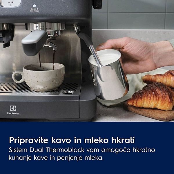 Kavni aparat za espresso Electrolux E8EC1-8BP
