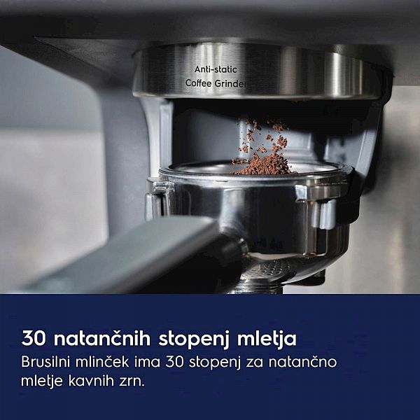 Kavni aparat za espresso Electrolux E8EC1-8BP