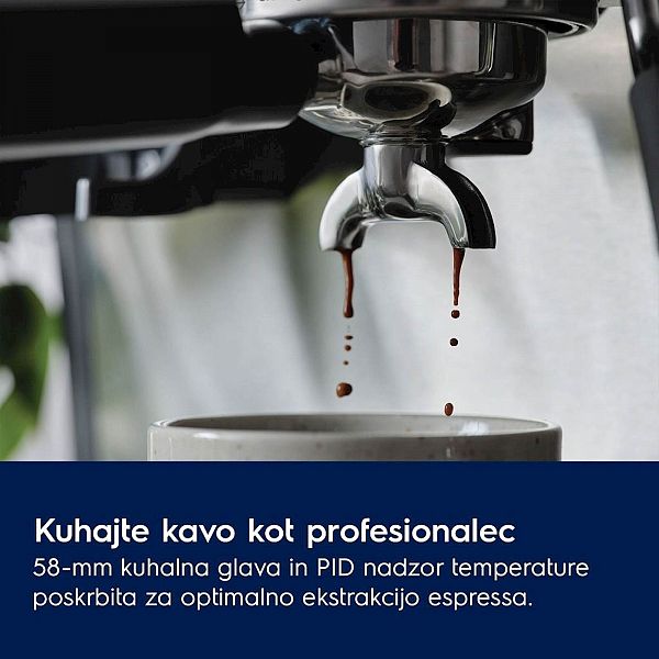 Kavni aparat za espresso Electrolux E8EC1-8BP
