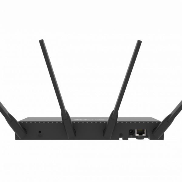 Mikrotik gigabitni usmerjevalnik RB4011iGS+5HacQ2HnD-IN