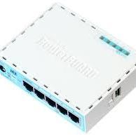 Mikrotik usmerjevalnik RB750GR3 