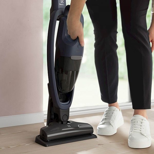 Pokončni bat. sesalnik 2v1 Electrolux ES31C183DB, 18 V