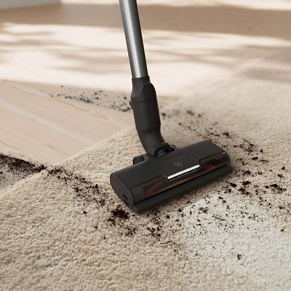 Pokončni baterijski sesalnik Electrolux EP71HB14UV + nastavek BedProPower™UV