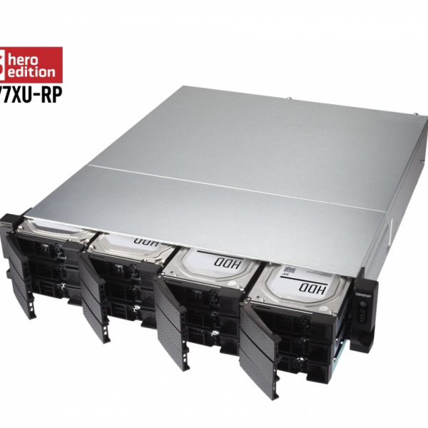QNAP NAS 2U rack strežnik za 12 diskov, 32GB ram, 10Gb mreža,