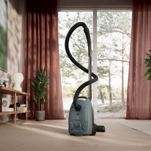 Sesalnik z vrečko Electrolux EB51C1OG