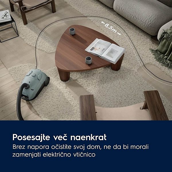 Sesalnik z vrečko Electrolux EB51C1OG