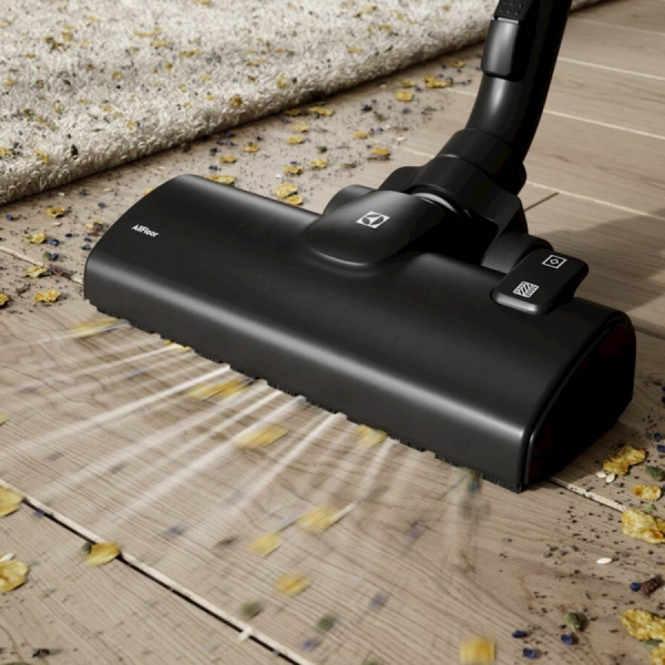 Sesalnik z vrečko Electrolux EB51C2GG