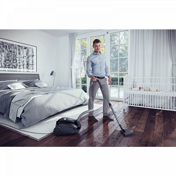Sesalnik z vrečko Electrolux EUSC64-EB, turbo krtača, parket krtača 