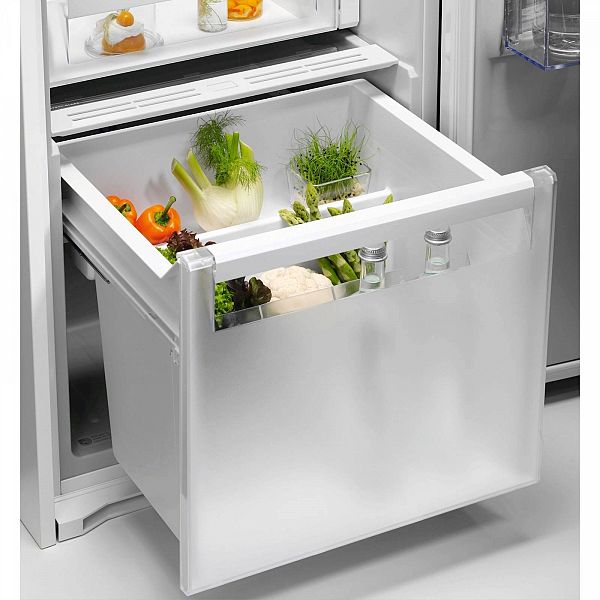 Vgradni hladilnik Electrolux ERD6DE18S1, enovratni, 177,2 cm