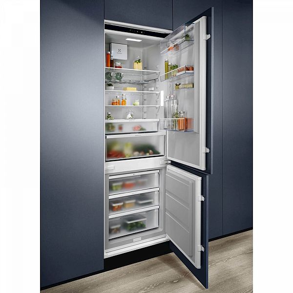 Vgradni kom. hladilnik Electrolux ENG7TE75S, 70 cm