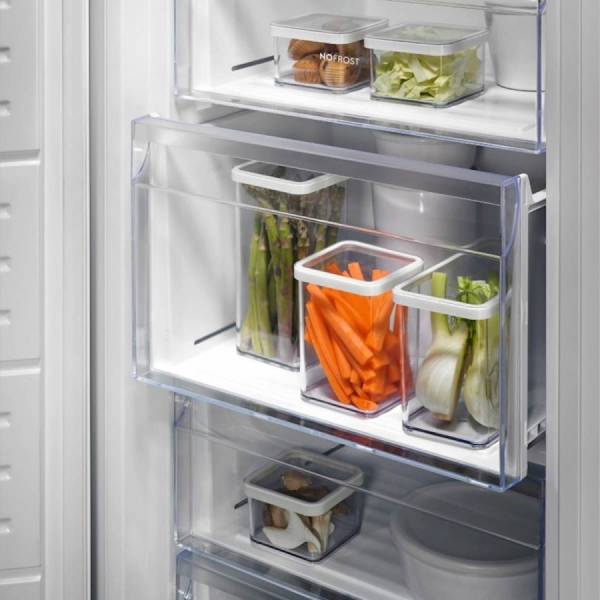 Zamrzovalna omara Electrolux LUT6NE28U, No Frost