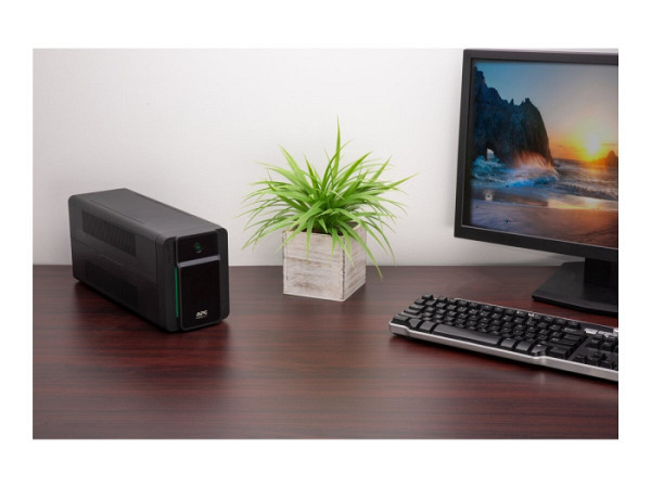 APC Easy UPS BVX 700VA 230V IEC