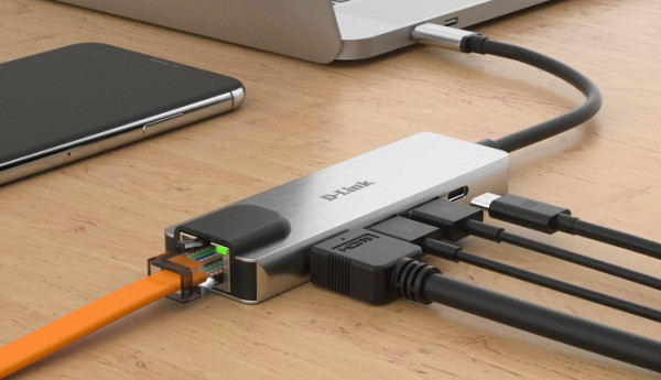 D-link 5-v-1 razdelilnik z HDMI / Ethernet in napajanjem