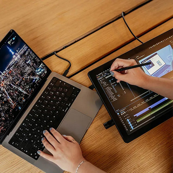 Grafični zaslon Wacom Cintiq 16, USB-C
