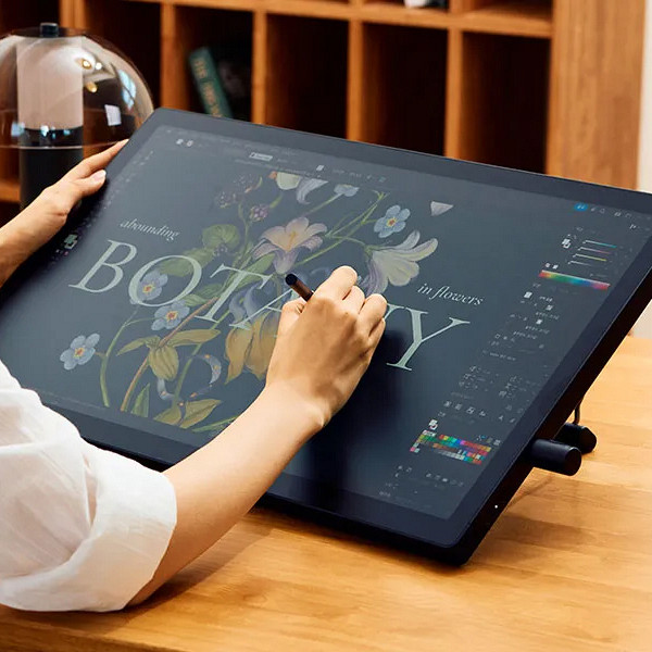 Grafični zaslon Wacom Cintiq 24, USB-C