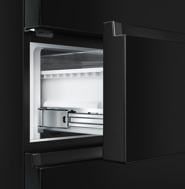 Hisense kombiniran hladilnik RT641N4AFE1 H:344L, Z:149L,2000x704x694mm, črn