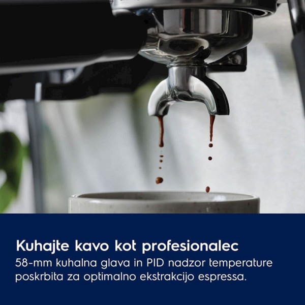 Kavni aparat za espresso Electrolux E8EC1-8BP