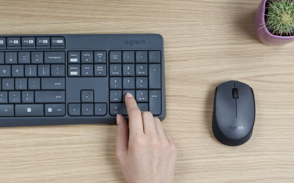 Tipkovnica in miška Logitech Wireless Combo MK235, SLO