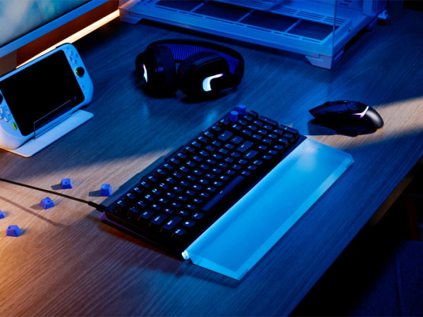 LOGITECH G512 X 98 Wired Gaming Keyboard - BLACK - US INT'L - USB - EMEA28i - 935 - LINEAR