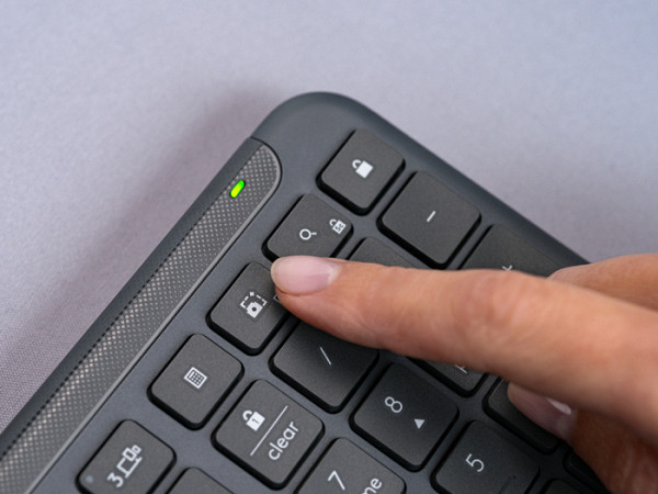 LOGITECH Signature Slim K950 brezžična grafit slo tisk tipkovnica