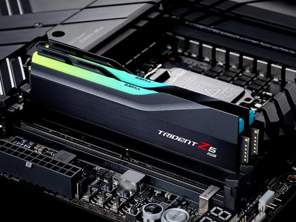 RAM DDR5 32GB Kit (2x 16GB) PC5-57600 7200MT/s CL34 1.40V, G.SKILL Trident Z5 RGB, Intel XMP