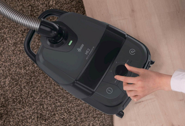 Sesalnik z vrečko HOOVER HE210P 011, 850 W + PET krtača