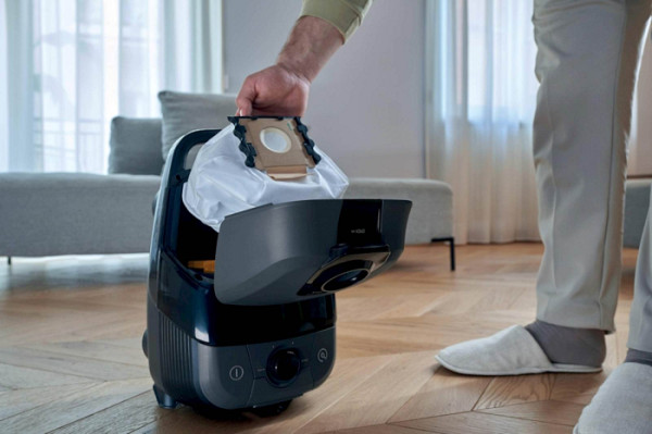 Sesalnik z vrečko HOOVER HE210P 011, 850 W + PET krtača