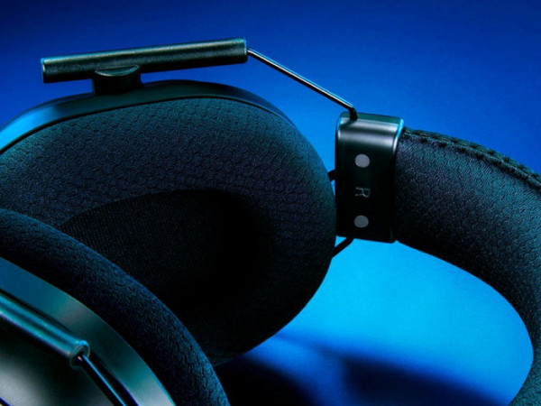 Slušalke Razer Blackshark V2 Pro za PlayStation, črne