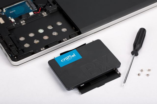 Crucial BX500 500GB 3D NAND SATA 2.5 SSD