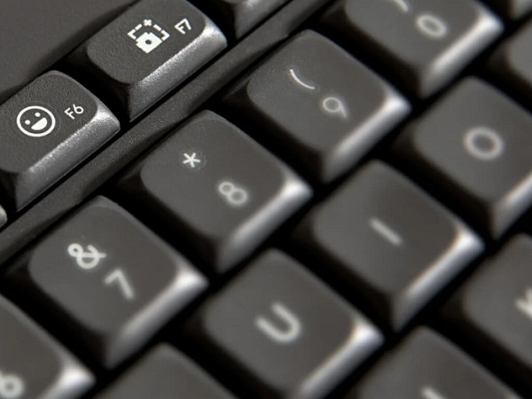 LOGITECH K650 SIGNATURE Bluetooth keyboard - GRAPHITE - SLO-g