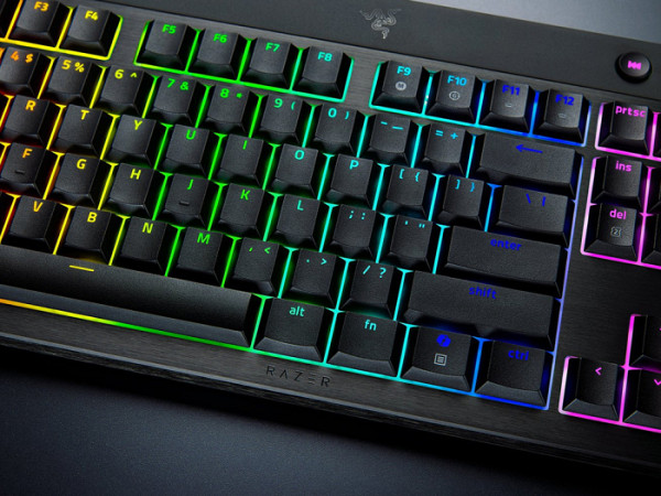 Tipkovnica Razer BlackWidow V4 Low-profile HyperSpeed, Zelena stikala, US SLO g.