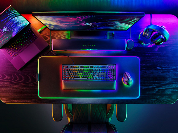 Tipkovnica Razer BlackWidow V4, zelena stikala, US SLO g.