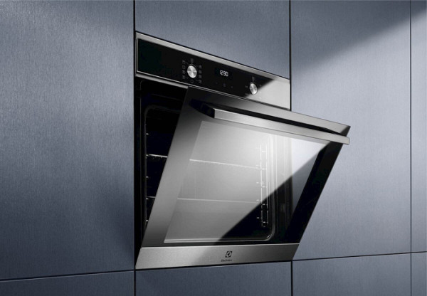 Vgradna pečica Electrolux EOF5H40BX, SurroundCook