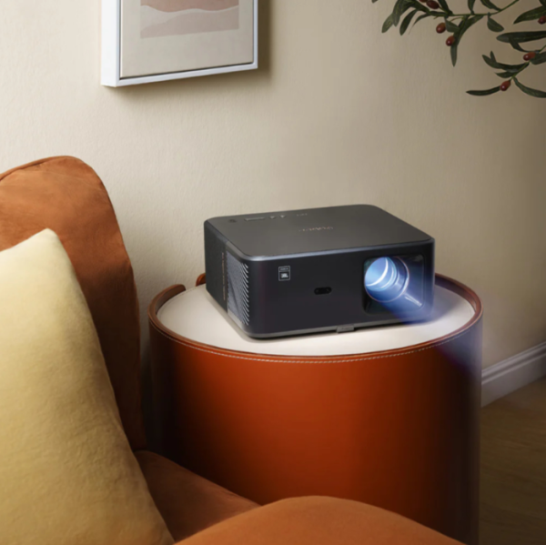 Yaber pametni projektor K2s pro smart Sound by JBL Google TV