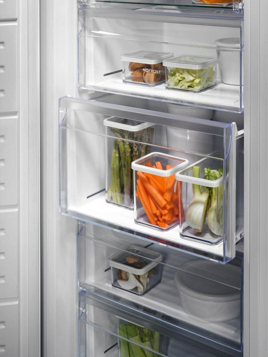 Zamrzovalna omara Electrolux LUT6NE28U, No Frost